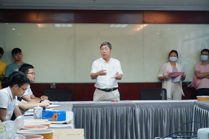 日韩痴汉电车无码AV