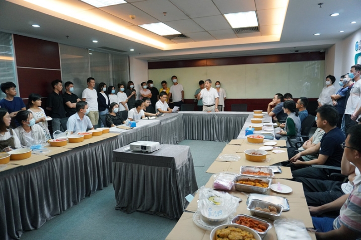 日韩痴汉电车无码AV