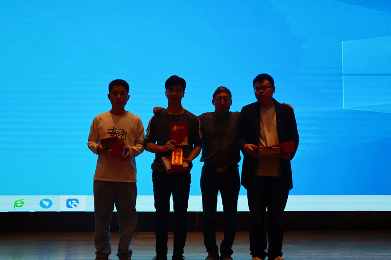 日韩痴汉电车无码AV