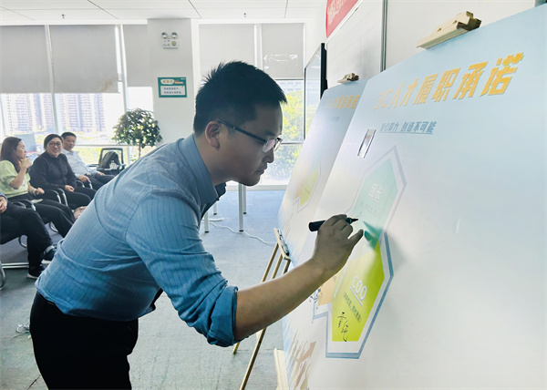 日韩痴汉电车无码AV