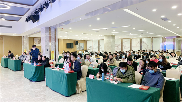 日韩痴汉电车无码AV