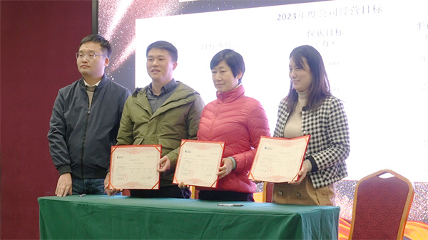 日韩痴汉电车无码AV