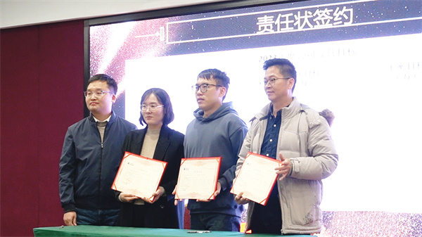 日韩痴汉电车无码AV