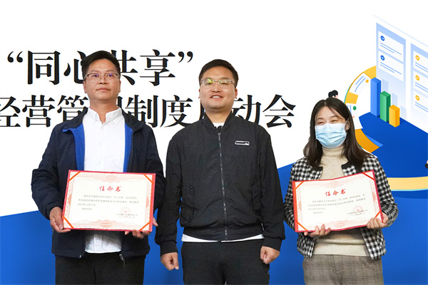 日韩痴汉电车无码AV