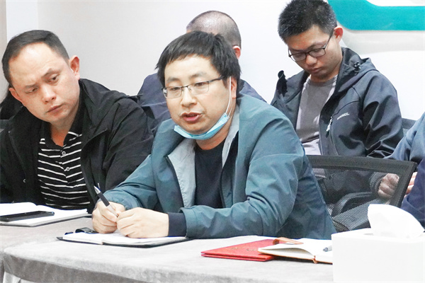 日韩痴汉电车无码AV