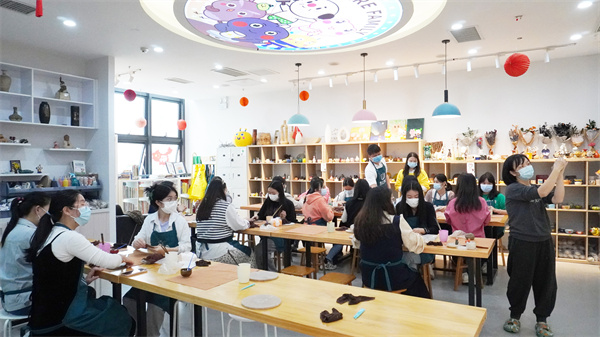 日韩痴汉电车无码AV