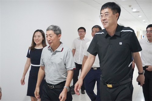 日韩痴汉电车无码AV