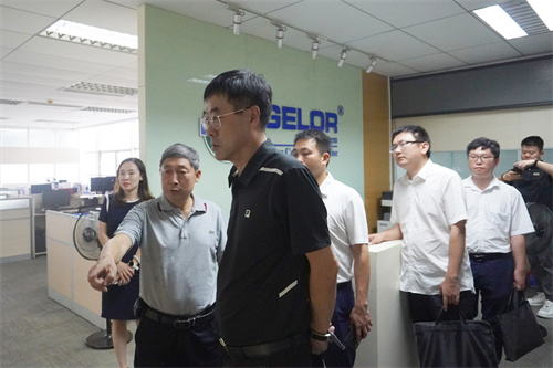 日韩痴汉电车无码AV