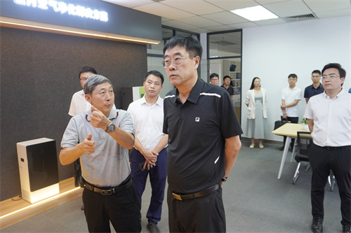 日韩痴汉电车无码AV