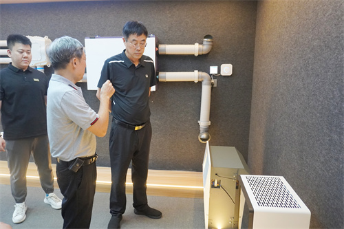 日韩痴汉电车无码AV