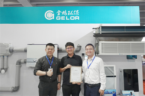 日韩痴汉电车无码AV