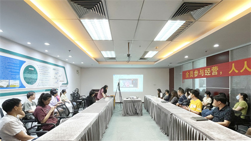 日韩痴汉电车无码AV