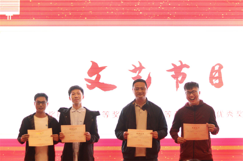 日韩痴汉电车无码AV